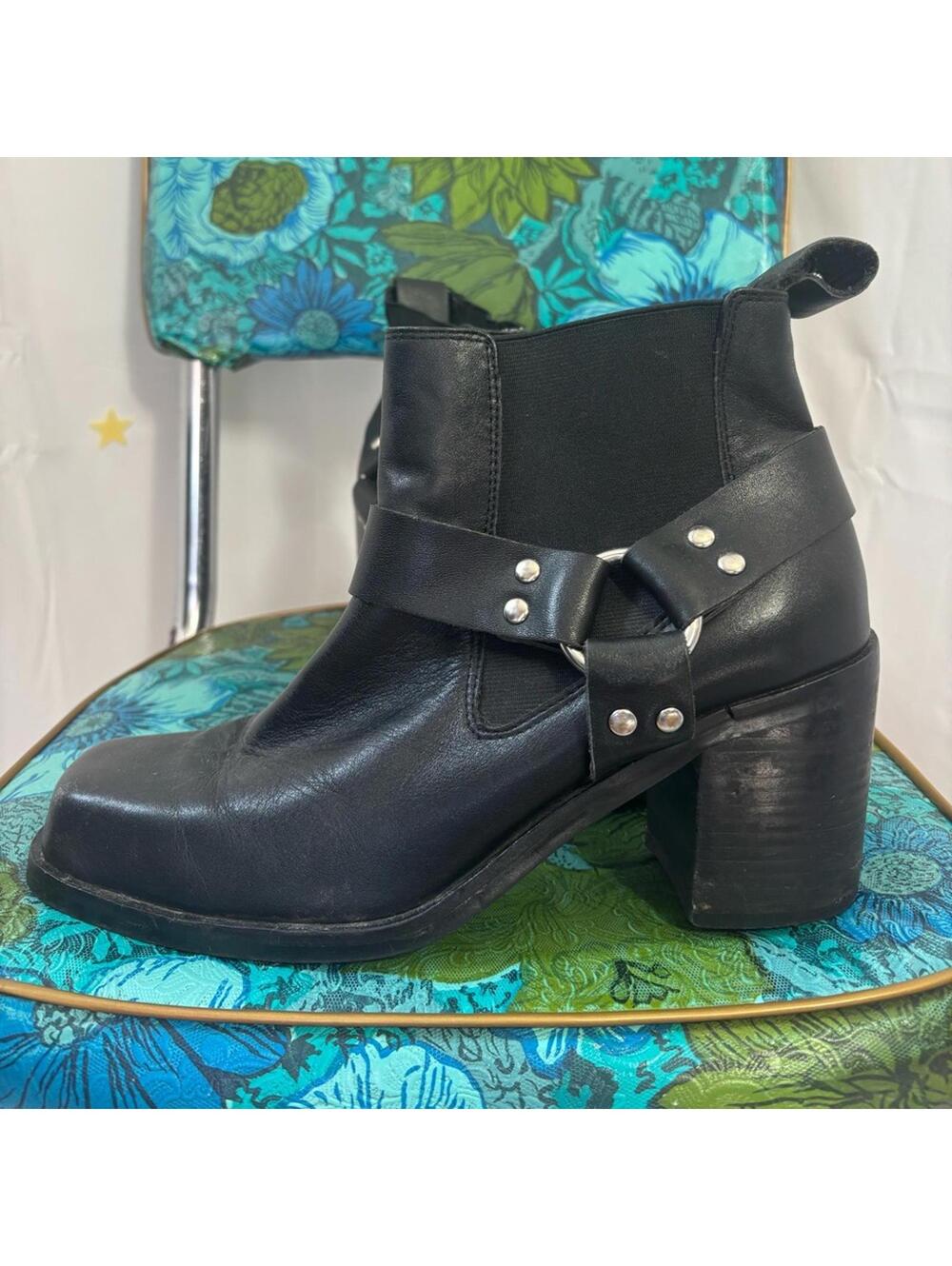 Black Leather Silver Studded Harness Ankle Booties Women’s Size 9.5 - Picture 3 of 12
